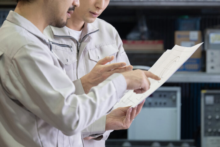 工場、製造業、検品、加工、金属、作業員、研